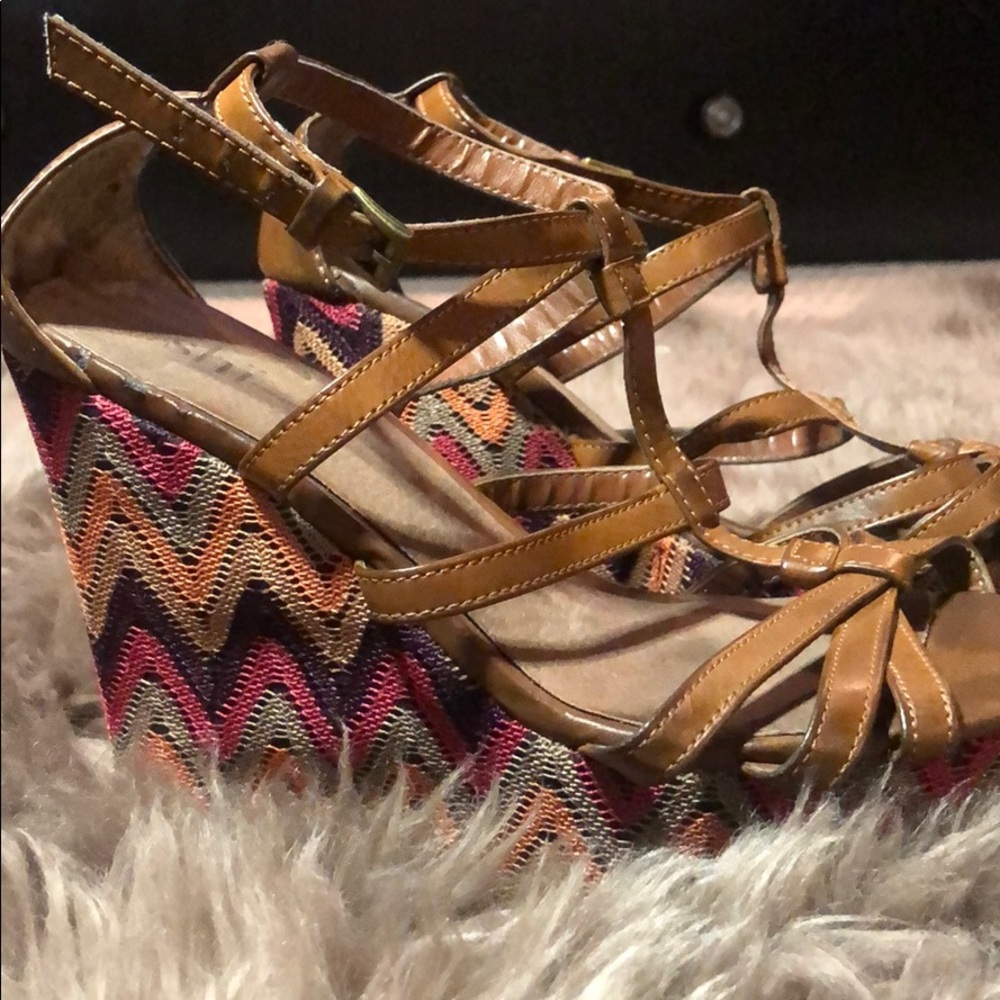 Brown based Multicolored Wedge